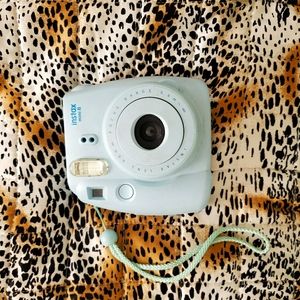 Polaroid instax mini 8 camera